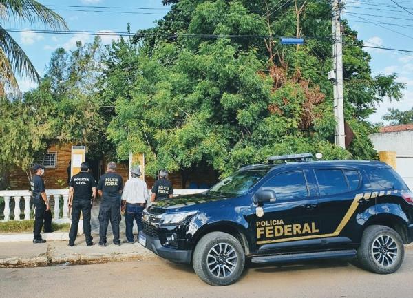 Pol&iacute;cia Federal no Piau&iacute; cumpre mandados de pris&atilde;o.(Imagem:Divulga&ccedil;&atilde;o/PF-PI)