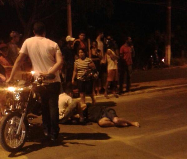 Acidente envolve caminhão e motocicleta na Avenida Calixto Lobo