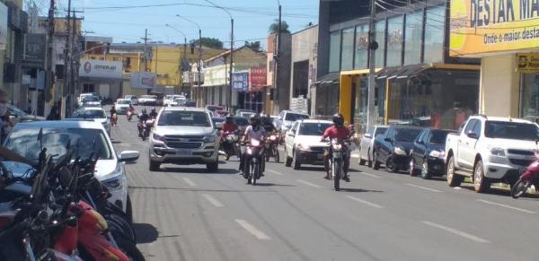 Primeira fase da retomada das atividades libera funcionamento com&eacute;rcio varejista, atacadista de bens e servi&ccedil;os, al&eacute;m de lojas dos shoppings.(Imagem:Aparecida Santana/TV Clube)