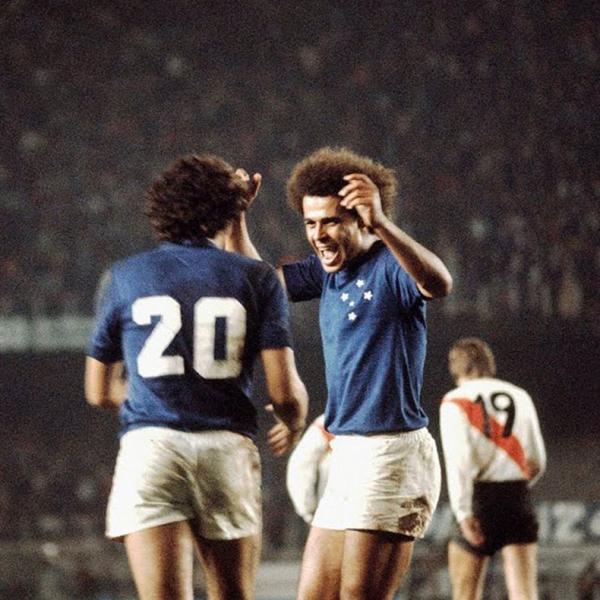 Centenário e longe da Série A, Cruzeiro celebra seu passado
