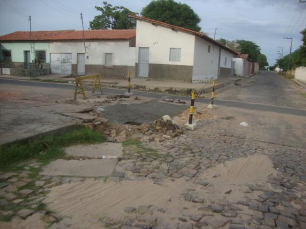 Ruas sendo recuperadas(Imagem:Reda&ccedil;&atilde;o)