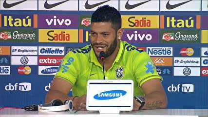 Hulk deixa escalação no ar e afirma: "Espero que não seja nada demais"