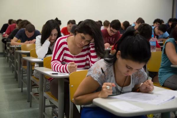 Prefeitura de Sobral lança concurso com 700 vagas para professor efetivo