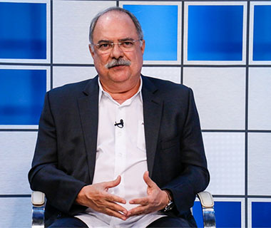 Osmar Junior diz que não acertou cargo no governo do Estado