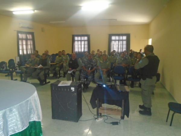 Encontro de Comandantes do serrado piauiense &eacute; realizado em Floriano.(Imagem:FlorianoNews)