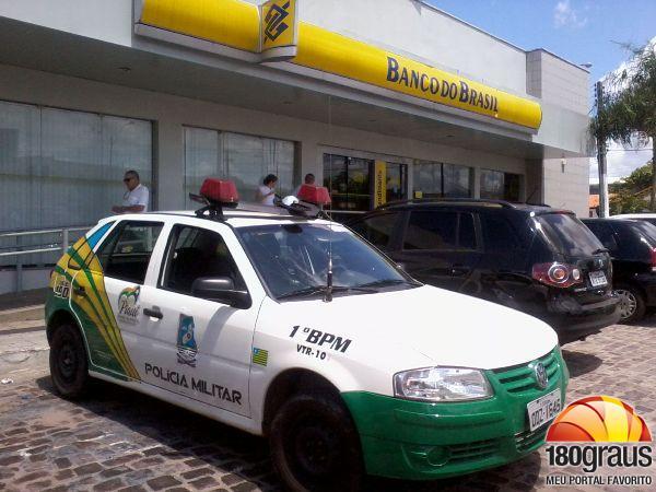 Bandidos tentam assaltar empresário no Banco do Basil