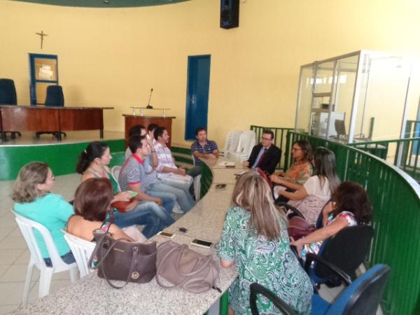 Reuni&atilde;o debate comprimento do regime jur&iacute;dico dos cirurgi&otilde;es dentistas de Floriano.(Imagem:FlorianoNews)