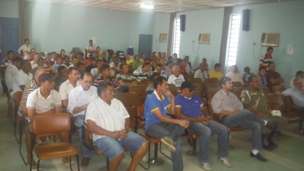 Palestra direcionada aos motoristas de transportes alternativos discute medidas de trânsito
