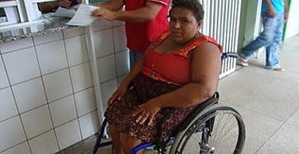 Acidente do moto deixa tr&ecirc;s pessoas feridas em Floriano(Imagem:Agente 190)
