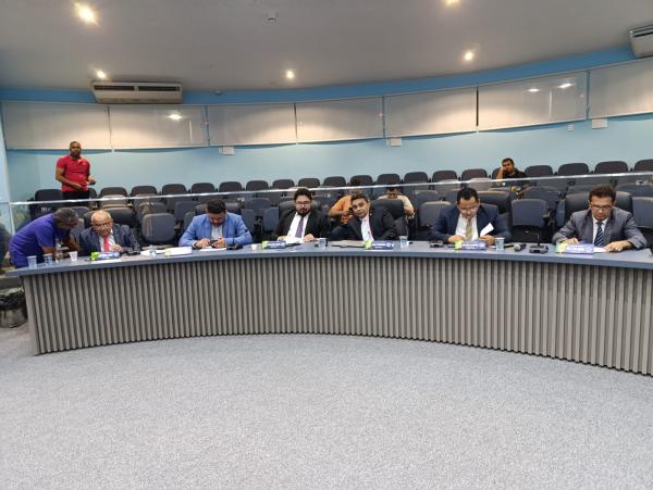  C&acirc;mara Municipal de Floriano realiza duas sess&otilde;es ordin&aacute;rias consecutivas(Imagem:FlorianoNews)