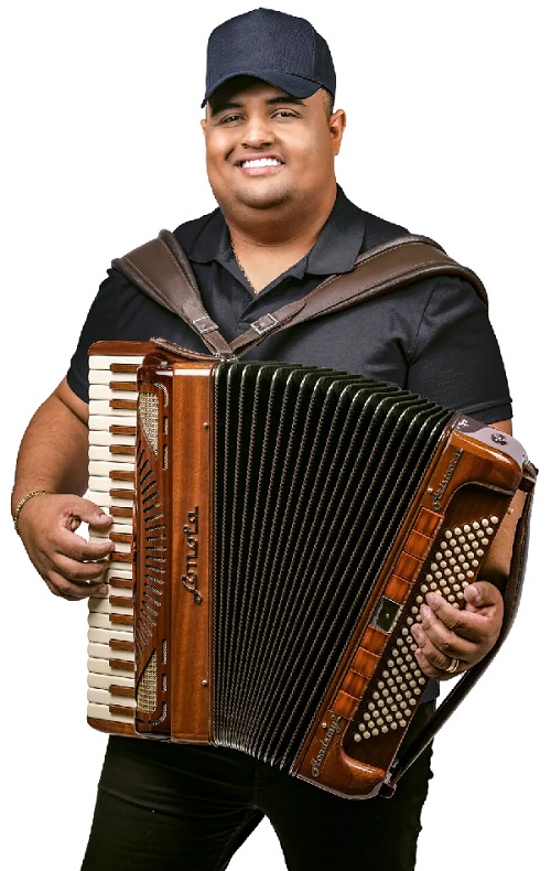 Tarcísio do Acordeon canta a vida do vaqueiro no álbum "Forró pesado"
