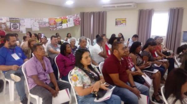 Sinte Regional de Floriano realiza semin&aacute;rio sobre valoriza&ccedil;&atilde;o dos servidores.(Imagem:FlorianoNews)