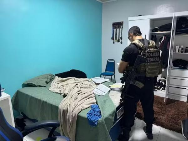 Provas do Enem foram encontradas durante a opera&ccedil;&atilde;o.(Imagem:Divulga&ccedil;&atilde;o/PF)