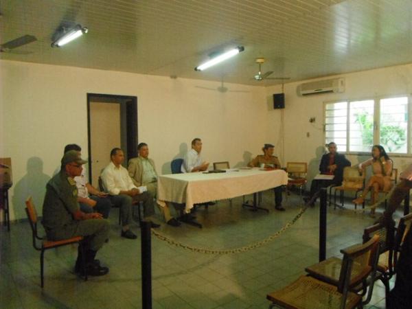 Reuni&atilde;o discutiu libera&ccedil;&atilde;o de Clubes para realiza&ccedil;&atilde;o de eventos em Floriano.(Imagem:FlorianoNews)