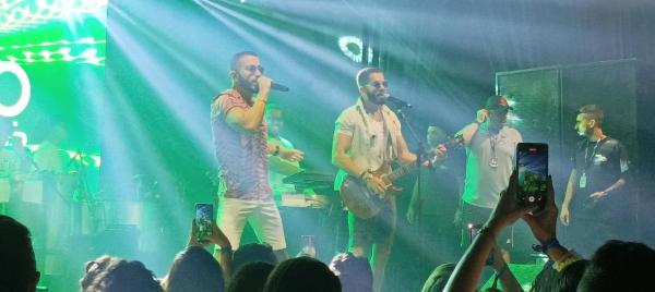 Filhos de Bell Marques cantaram antigos e novos sucessos do ax&eacute; music.(Imagem: Gilson Rocha)