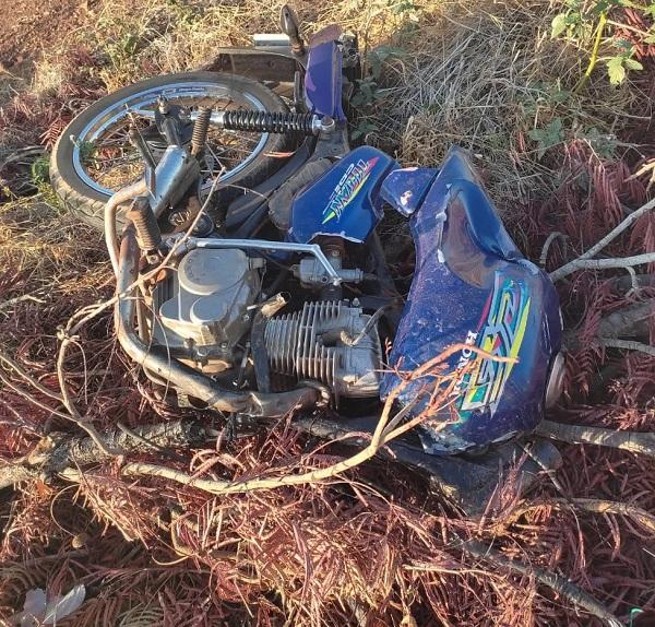  Primos morrem ap&oacute;s colis&atilde;o entre carro e moto na PI-236.(Imagem:Divulga&ccedil;&atilde;o /PM-PI )