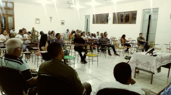 Evento debate superação da violência em Floriano.(Imagem:FlorianoNews)