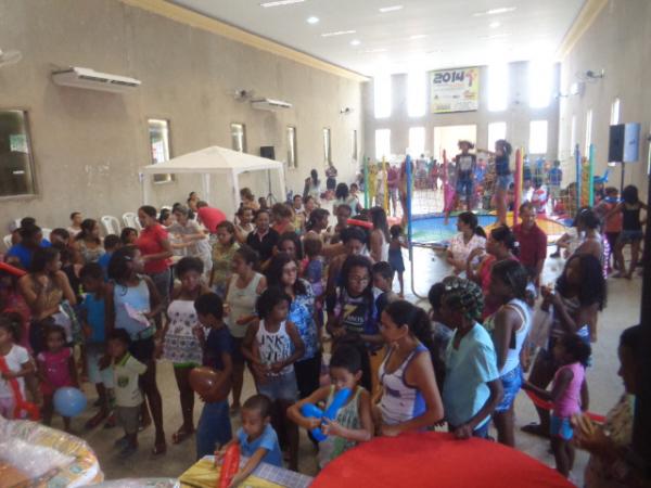Igreja Quadrangular promoveu dia de ação social em Floriano
