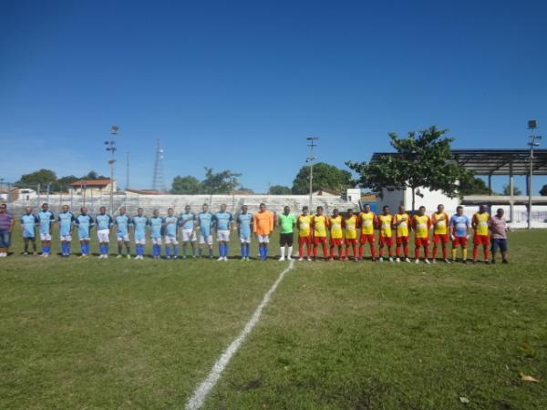 Realizada partida final do campeonato Os Quarent&otilde;es.(Imagem:FlorianoNews)