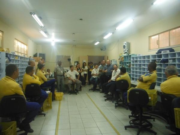 Servidores da agência dos Correios articulam greve em Floriano