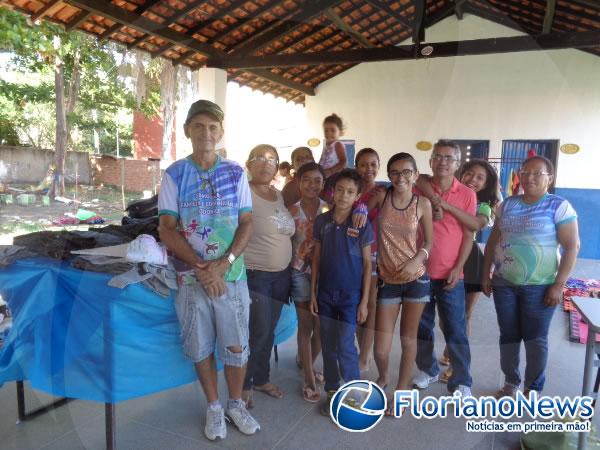 Alunos da U. E. Odorico Castelo Branco realizaram brechó beneficente em Floriano