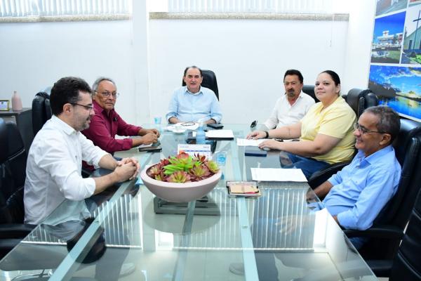 Prefeito de Floriano e representantes da Juventude e do Comércio discutem "Piauí Oportunidades"