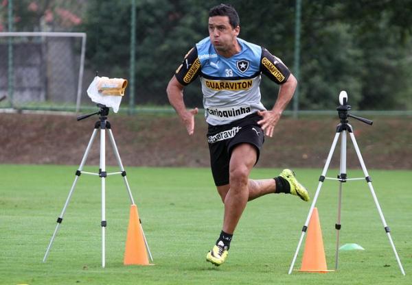 Edilson foi vetado e &eacute; um dos 15 desfalques do Botafogo contra o S&atilde;o Paulo.(Imagem:Satiro Sodr&eacute; / Botafogo)
