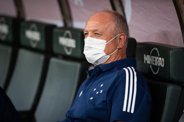 Felipão aponta psicológico e falta de pontaria como vilões do Cruzeiro e faz críticas à arbitragem