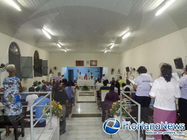 Prociss&atilde;o e missa marcaram encerramento dos festejos de S&atilde;o Crist&oacute;v&atilde;o em Floriano.(Imagem:FlorianoNews)