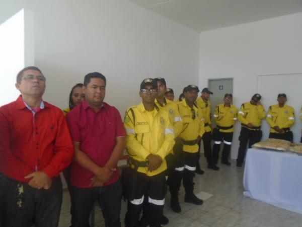 Sutran entrega novo fardamento aos agentes de trânsito de Floriano.(Imagem:FlorianoNews)