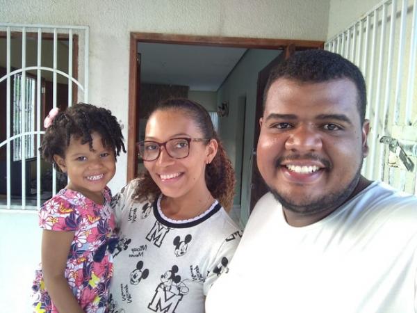 Maria Alice e os pais em Floriano, no Piau&iacute;.(Imagem:Arquivo Pessoal/Victor Mariano)