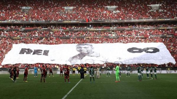  Cerim&ocirc;nia que antecedeu a partida teve homenagens a Pel&eacute;.(Imagem:Cesar Greco/Palmeiras)