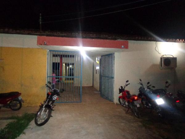 Escola de Floriano é vítima de ato de vandalismo no feriado