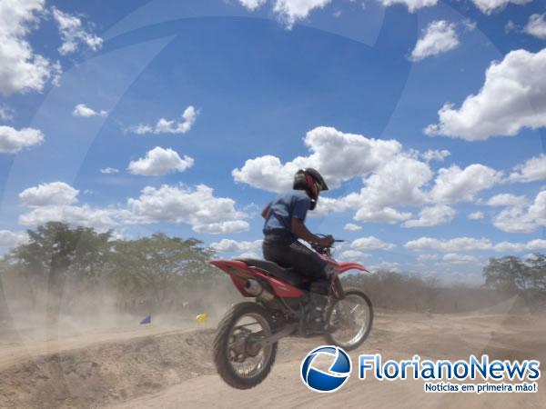 Realizada a 1&ordm; edi&ccedil;&atilde;o de Motocross de Bar&atilde;o de Graja&uacute;.(Imagem:FlorianoNews)