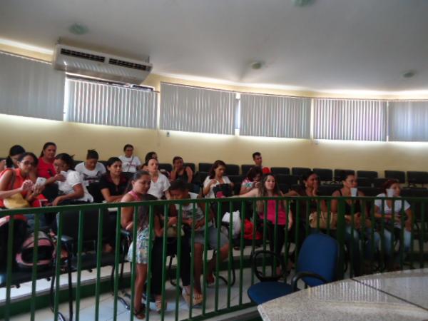 Reunião define plano de cargos e salários dos servidores públicos de Floriano.(Imagem:FlorianoNews)