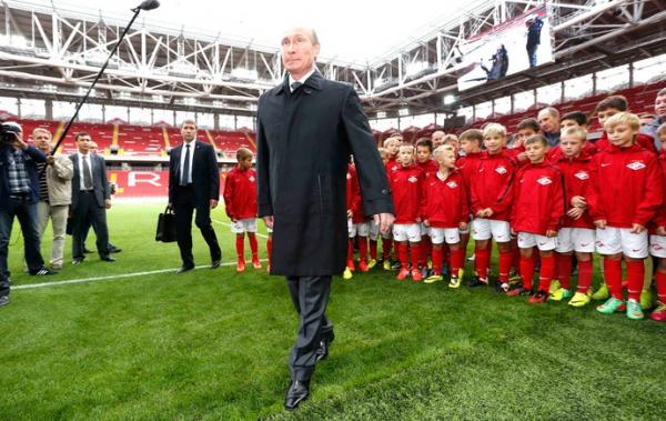 Vladimir Putin inaugura Arena Otkrytie, em Moscou.(Imagem:Ag&ecirc;ncia Reuters)