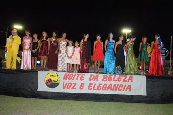 Projeto Amarelinho apresenta: "Uma Noite de Beleza, Voz e Elegância" em Floriano e Barão de Grajaú