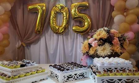 Aposentada de 105 anos descobre dia do aniversário durante visita ao banco