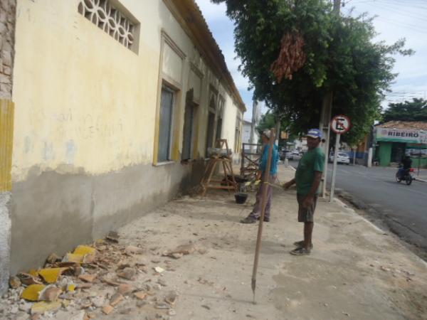 F&aacute;bio Novo visita obras do Espa&ccedil;o Cultural Christino Castro, em Floriano. (Imagem:FlorianoNews)