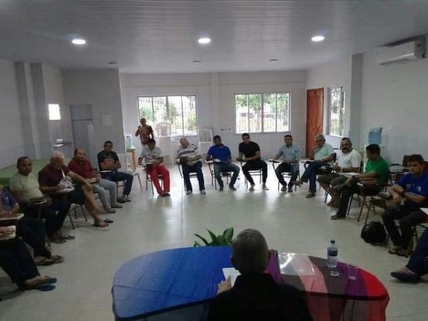 Clero da Diocese de Floriano participa de Retiro em S&atilde;o Lu&iacute;s.(Imagem:Ascom)