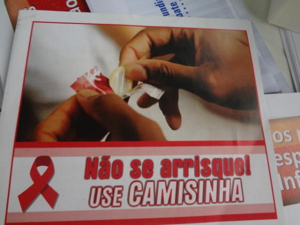 Profissionais da sa&uacute;de em combate a AIDS em Floriano. (Imagem:FlorianoNews)