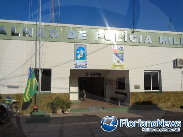  Pol&iacute;cia Militar encontra motocicleta incendiada.(Imagem:FlorianoNews)