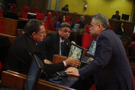 Deputados debatem saúde e mutirões no interior do Estado