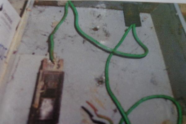 Liga&ccedil;&otilde;es clandestinas de energia.(Imagem:FlorianoNews)