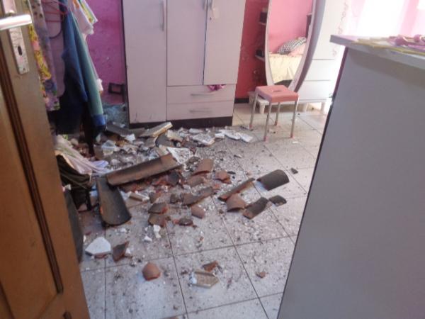 Residência em Floriano fica destruída após incêndio. (Imagem:FlorianoNews)