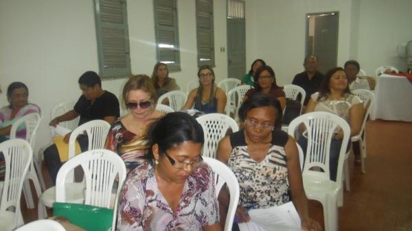 Encontro reúne Secretários de Educação de vários municípios em Floriano.(Imagem:FlorianoNews)