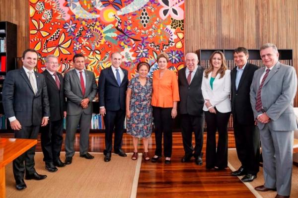Governador e bancada do Piauí se reúnem com Dilma e reafirmam apoio contra impeachment