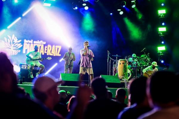 Planta & Raiz agita público e leva mensagem de amor e perdão ao Piauí Pop. (Imagem:Renato Andrade/Cidadeverde.com)