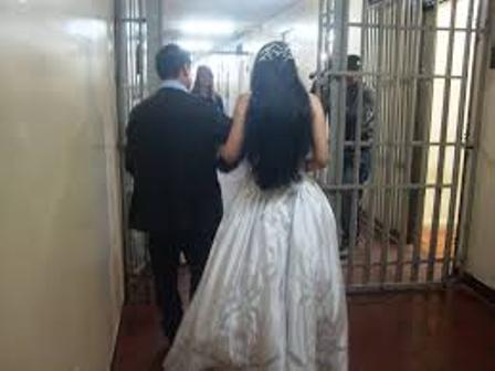 Casamento de detentos na Irmão Guido é o primeiro do regime fechado