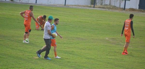 Moroni comanda prepara&ccedil;&atilde;o do Parnahyba antes da estreia do Tubar&atilde;o na S&eacute;rie D.(Imagem:Didupaparazzo)